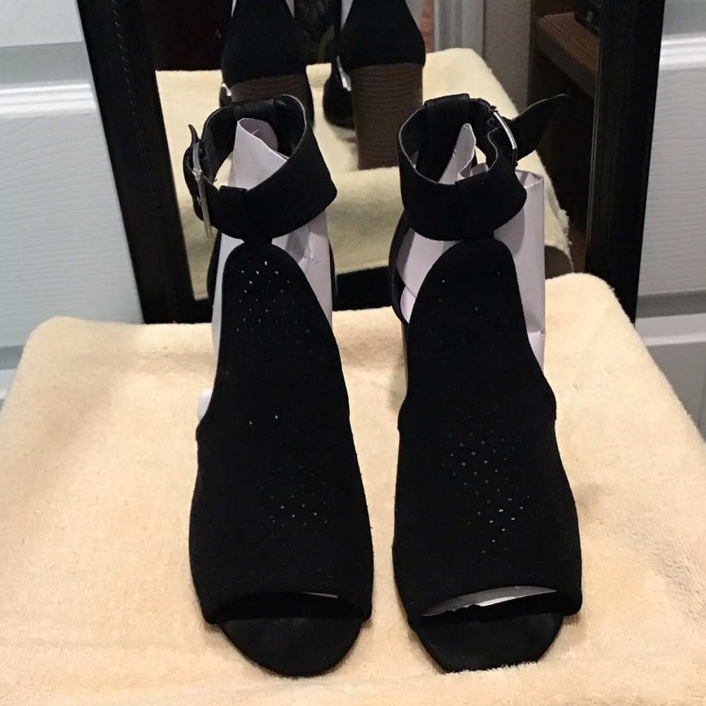 Women’s Black Peep-Toe Ankle Strap Heels